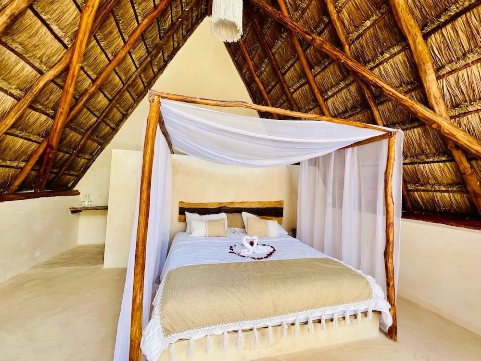 Glamping cabin in the Tulum jungle